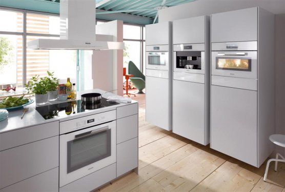 Встраиваемая техника модельной линии PureLine гармонично вписывается в современные кухонные интерьеры
